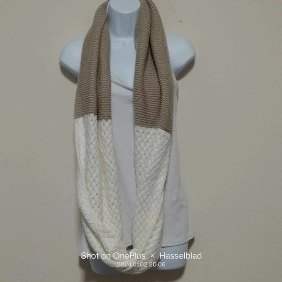 Infinity Scarf Two Tone Knit Cream Taupe - Picture 4 of 8